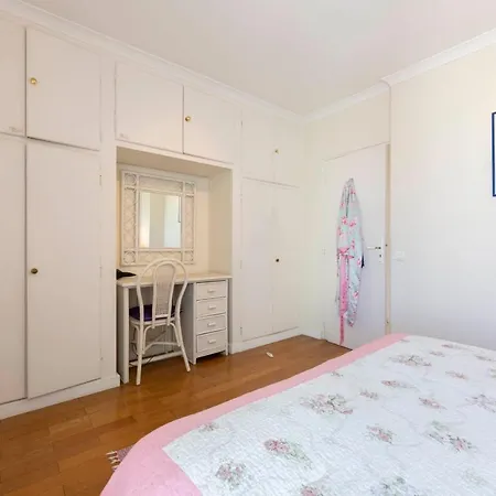 Bnb Renting Seafront In Cap D'Antibes