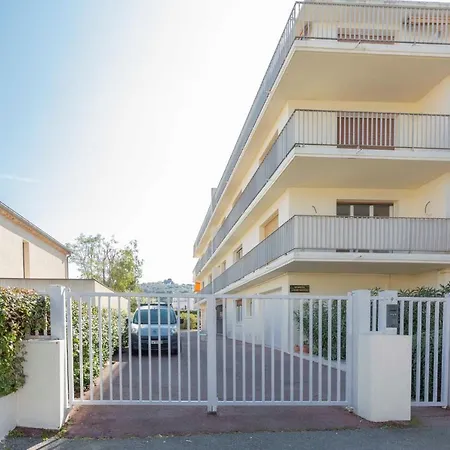Bnb Renting Seafront In Cap D'Antibes Apartamento